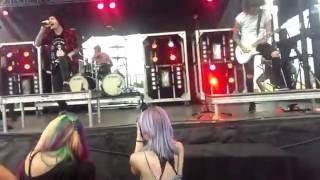 Asking Alexandria - I Won't Give In live @ Carolina Rebellion