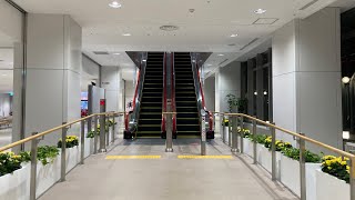 新千歳空港国内線ターミナルジェットスターカウンター付近のエスカレーター