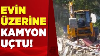 Sarıyer'de kamyon gecekondunun üzerine uçtu! Kaza anı kamerada! | A Haber