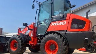 Kubota R640 Loader