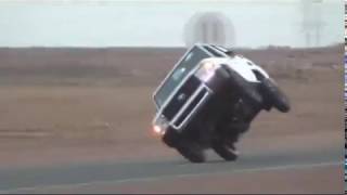 Dramatic car stunts on the roads in Saudi