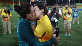 Heartwarming Rugby Proposal At The Olympics