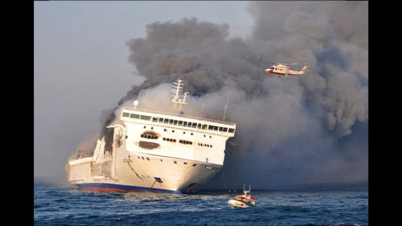 Crazy Compilation Video Of Ships Collison And Crashing Around The World ...