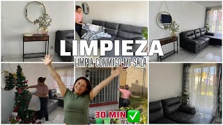 LIMPIEZA EN MI HOGAR🏡DE MI SALA|Guardamos todo lo navideño|Cambio de cortinas|Limpia conmigo 30 min✅