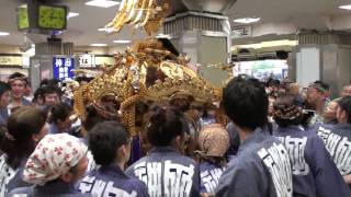 東京　｢神田祭｣のＪＲ神田駅構内でお神輿 Kanda Matsuri 09