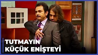 Selahattin Özel Kolaj - Yalan Dünya