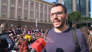 Studente e pedagoge proteste para Kryeministrise | ABC News Lajme