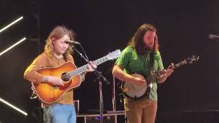 Billy Strings - Make Me A Pallet On Your Floor, Philly The Met