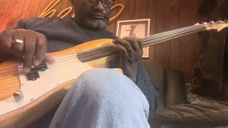 Glarry Fretless P-bass:  Deck the Halls