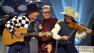 Garth Brooks & George Jones - Beer Run (Live @ 35th CMA Awards, 2001)