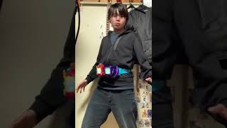 仮面ライダーリバイスにノールック変身してみた！【ショート変身動画】