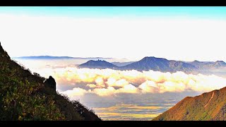 An overnight autumn hike to Mt Taisen - Exploring Oita (大分県, 大船山)