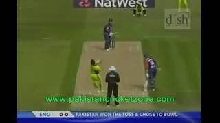 Shoaib Akhtar bowls Trescothick on first ball PAK vs England