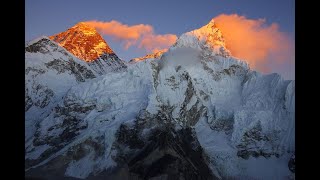 Rozstawili je na szczycie Everestu. Niewiarygodne, co odnotowały