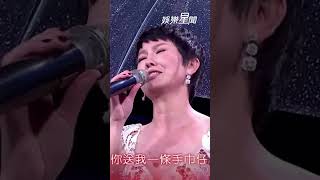 陳盈潔「一條手巾仔」突成變裝秀　苗可麗戴假鬍子合唱笑翻全場│94愛K歌│#shorts