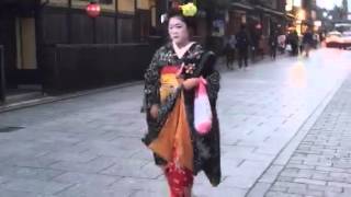 Ep. 30 Geishaspotting: In search of Geisha in the Gion district of Kyoto, Japan