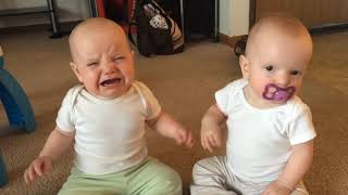 Twin baby girls fight over pacifier nice video || Sihana Mustkeem🤓🤓😂😂