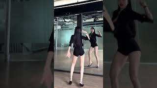 Girl's Stunning Dance Moves You Can't Miss 17 #dance #viral #shorts #momlife #girlmom