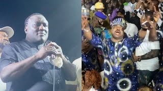 SEE HOW MC OLU OMO \u0026 KING SAHEED OSUPA ROCK THE DANCE ON STAGE AS HE CARRY HIM TRABAYE