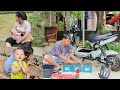 Single father,repairing electric motorbikes,receives 400,000 VND,Take care of your wife and children