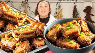 The fried garlic spareribs are crisp outside and tender inside  with strong garlic flavor. It is ve