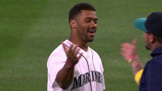 LAA@SEA: Russell Wilson throws out the first pitch