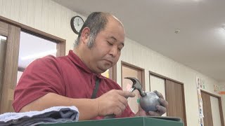 日用品を素材にユニークな作品を制作　岩渕喜久さん（平川市）