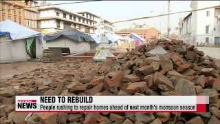 Another major quake hits Nepal， at least 68 dead   네팔 규모 7.3 강진 또 발생， 지진구호활동 미군