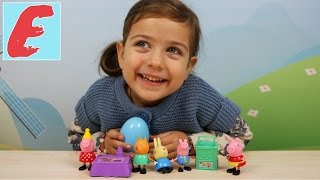 ემილია ხსნის პეპა გოჭის კვერცხებს