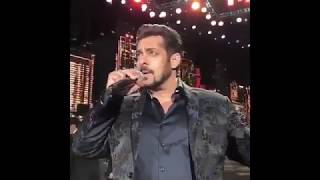 Salman Khan at IIFA 2017 LATEST VIDEO SINGING MAIN HOON HERO TERA bollywood news