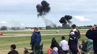 Jets perform at EAA Airventure Oshkosh 2018 with missing man formation