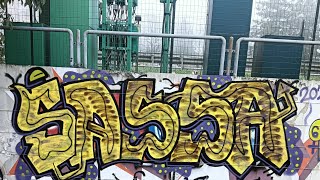 Graffito in the fog - graffiti piece - finisco degli spray