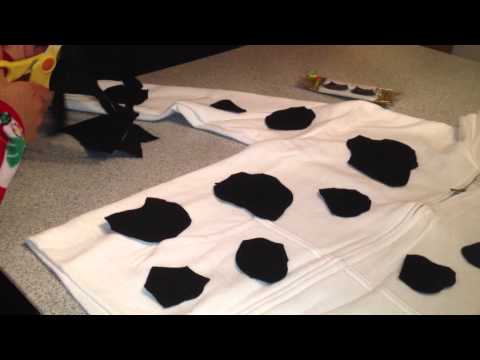 How to Make a Cow Costume ~ DIY ~ by The Frugalnista How to Make a Cow Costume ~ DIY ~ by The Frugalnista