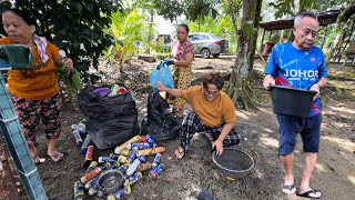 Senyum Lebar Mereka Berdua Happy Nak Balik Sarawak // Dapat Duit Poket Jual Barang Terpakai //