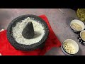 Como curar un molcajete nuevo.Piedra Volcanica. Lizbet vega vlogs