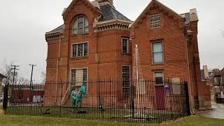 Ep. 284 - Squirrel Cage Jail