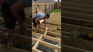 is it CHEAPER to BUILD a DECK (diy style) or to HIRE a CONTRACTOR?) #deck #decking #carpenter #diy