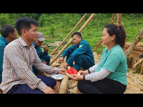 Life of a 20 year-old girl – Harvest guava to sell – Building a new wooden house – Militia help