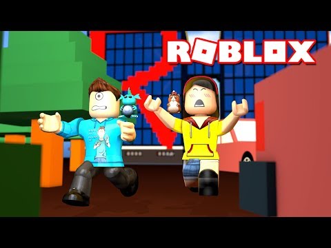 Glitched Through The Wall Roblox Be Crushed By A Speeding - 