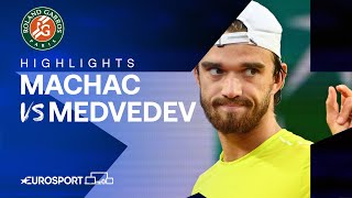 Tomas Machac vs Daniil Medvedev | Round 3 | French Open 2024 Highlights 🇫🇷