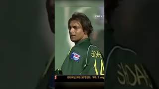 sehwag vs shobi akithar#cricket #youtubefeed #youtubeshorts #india #testmatch #sehwag