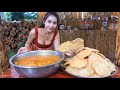Cooking chicken curry with sweet potato and fried cakes recipe - the Everyday recipe