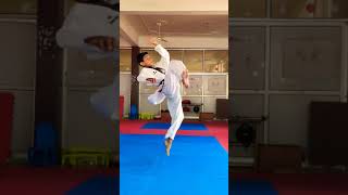 360 KICK | TAEKWONDO 🥋 #taekwondo #martialarts #practice #kicks #workout #fight #fly #sport #360kick