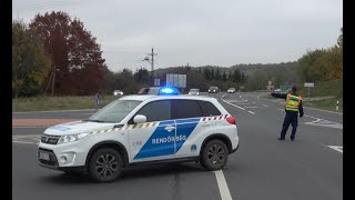 Trükkösen elkerült rendőr teljes útlezárásnál, a 8-as főúton, Kám közelében