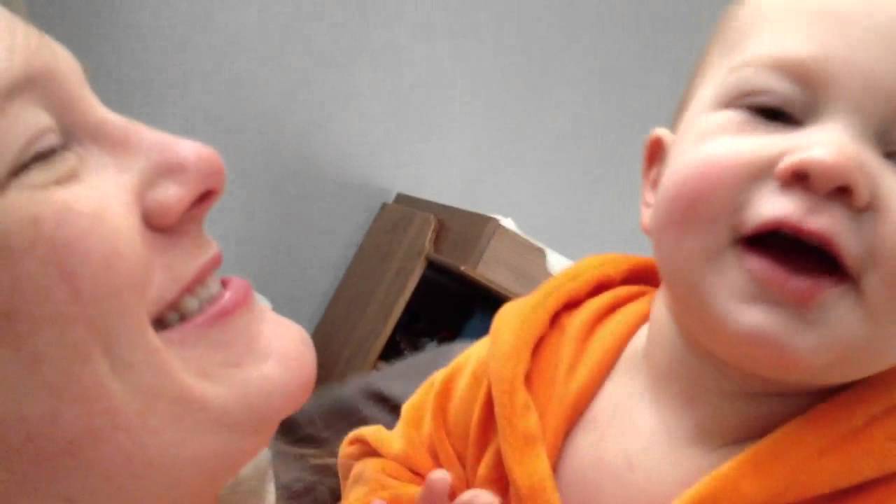 Baby Kissing His Mom Youtube
