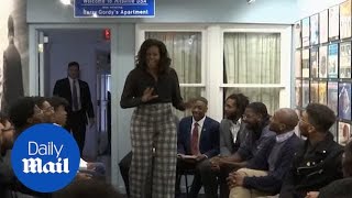 Michelle Obama surprises college students at museum in Detroit