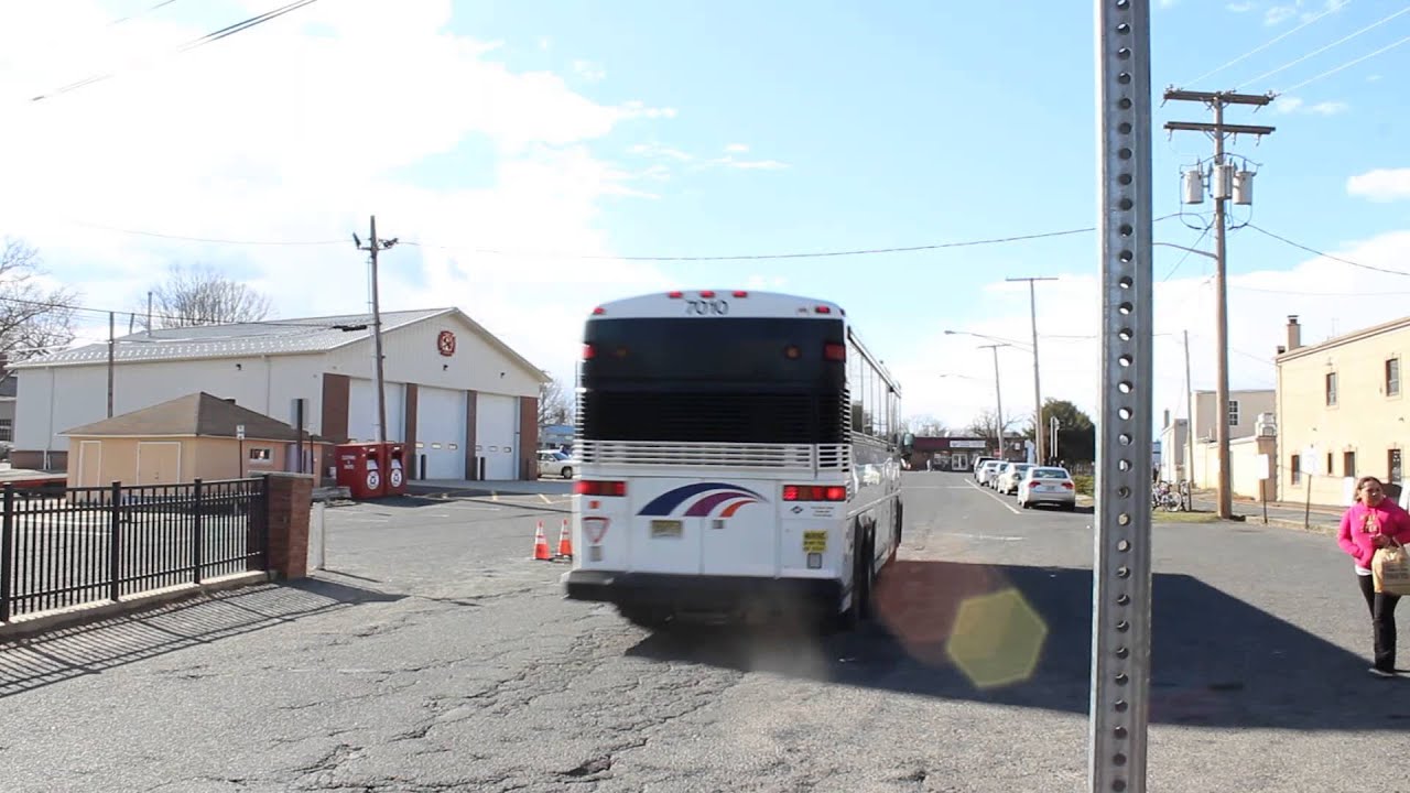 NJ TRANSIT Bus : MCI 102-DWA3 CNG #7010 On The 139 At Freehold Center ...