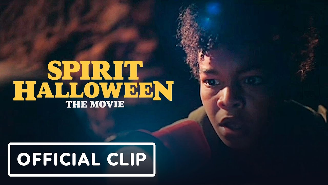 Spirit Halloween: The Movie - Exclusive Clip (2022) Christopher Lloyd ...