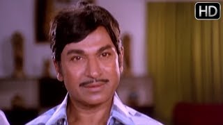 Dr Rajkumar made accident Roopa Devi Cycle | Yaarivanu Kannada Movie Scene
