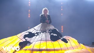 Dolly Parton - World On Fire (From The 58th ACM Awards)